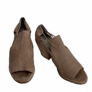 Eileen Fisher Nikki Women Earth Tan Leather Peep Toe Stacked Heeled Sandals 7